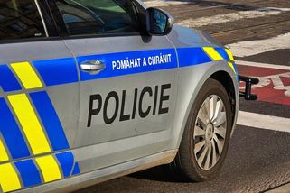 Policie zasahuje u ministerstva životního prostředí, na budovu vylezlo několik lidí - Seznam Zprávy